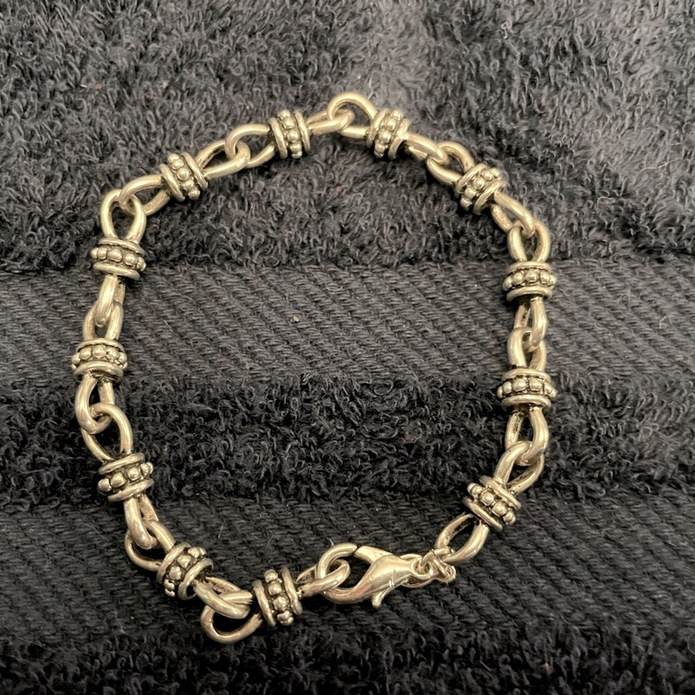 Silver fashion bracelet